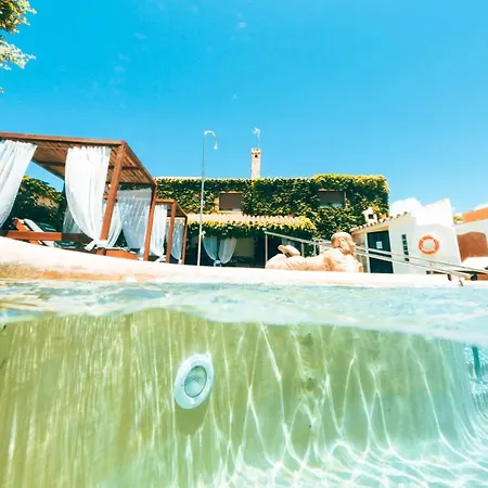 Arohaz & Restaurante فندق