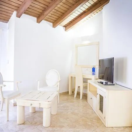 Arohaz & Restaurante فندق