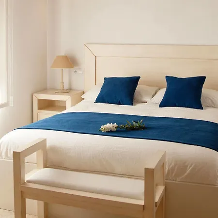 Arohaz & Restaurante فندق 2*