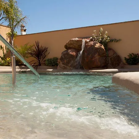 فندق Arohaz & Restaurante 2*