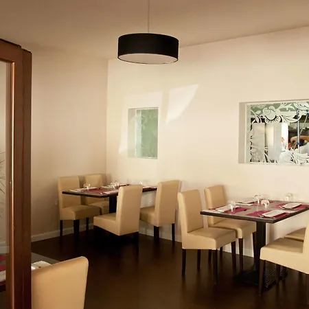 فندق Arohaz & Restaurante